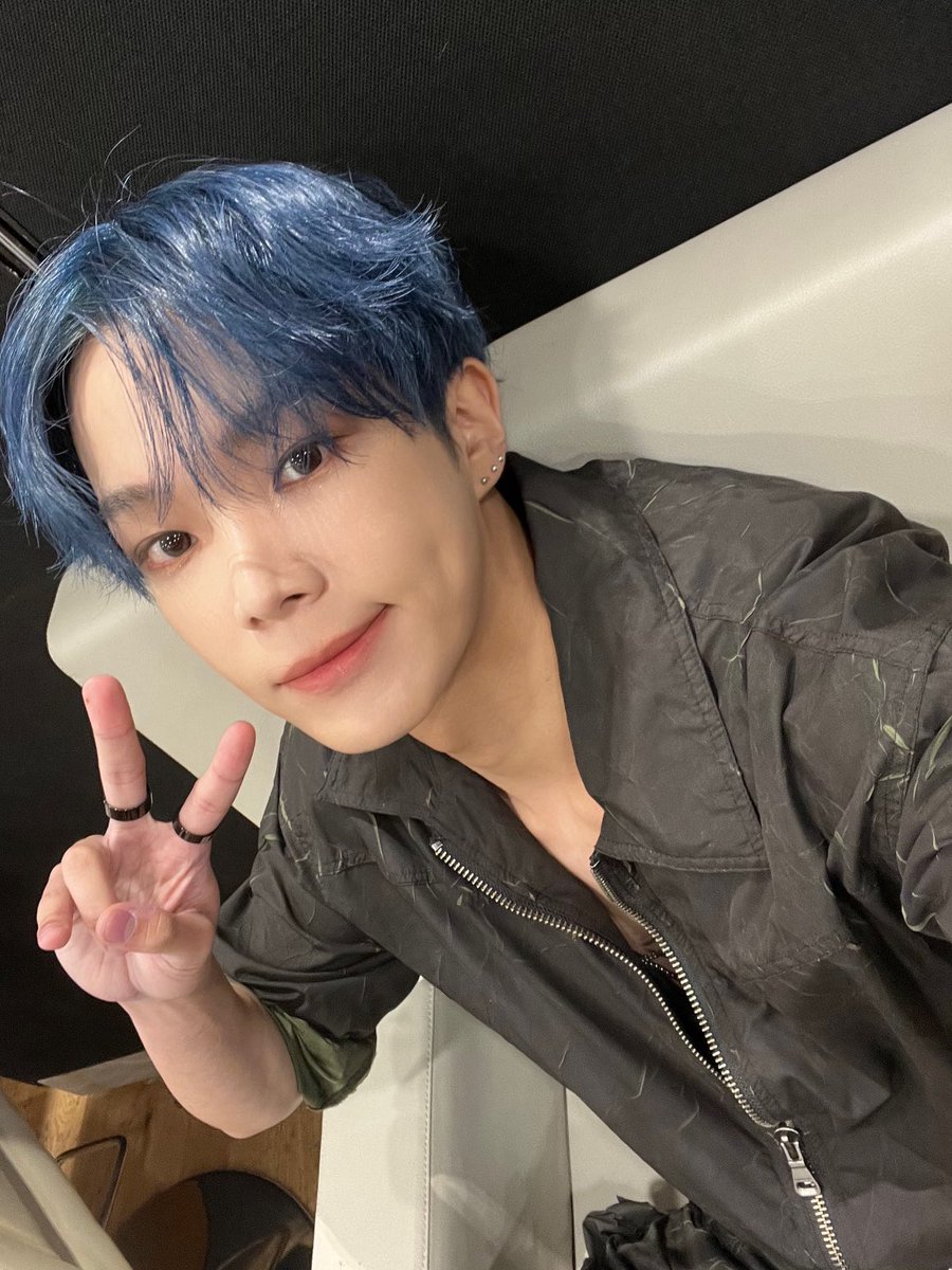 by_verivery's tweet photo. [#동헌]

 오랜만에 너무 신나는 하루💜🤍 https://t.co/kk9y15wr6c