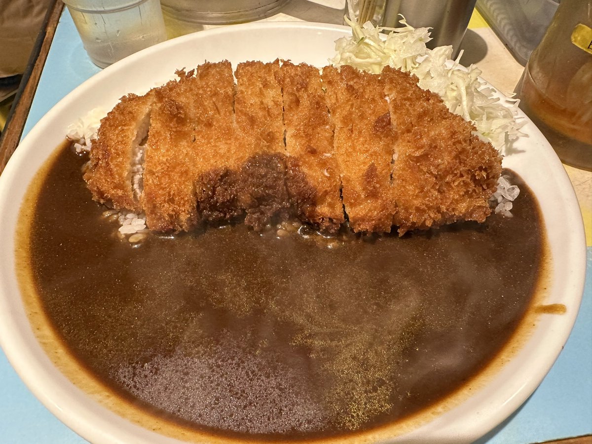 msbahng's tweet photo. #カレー屋ジョニー #ロースカツカレー #カツカレー #カレー #御茶ノ水 #神保町 #ランチ #ディナー #激うま #コスパいい #御茶ノ水ランチ #御茶ノ水グルメ #おすすめ #일본여행 #도쿄여행 #도쿄맛집 #오차노미즈 #오차노미즈맛집 #오차노미즈런치 #카레 #카츠카레 #강추 #japantrip #tokyotrip https://t.co/V22yqjsDxG