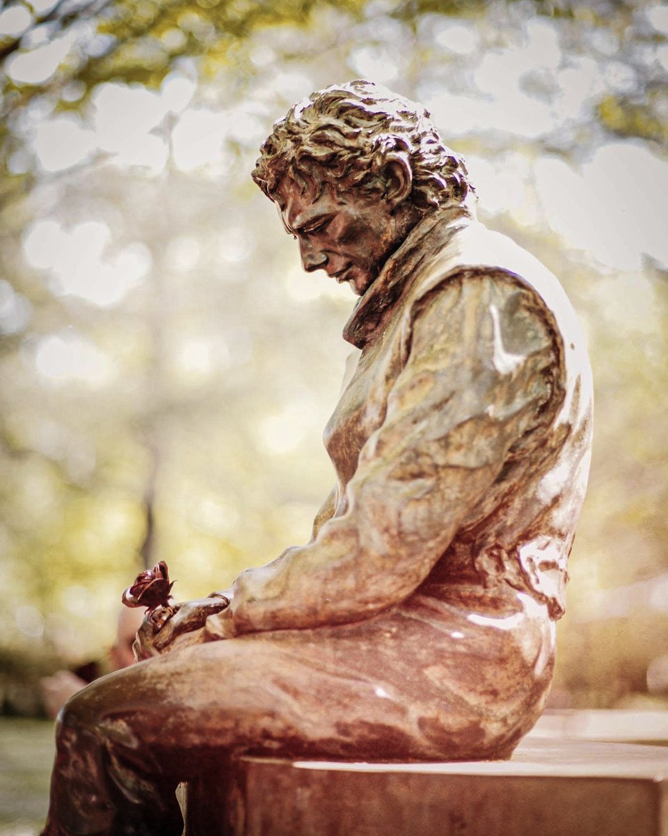 ESPNF1's tweet photo. The Senna statue at Imola is one of the most moving monuments in sport 💛 https://t.co/7oMFFmvoW0