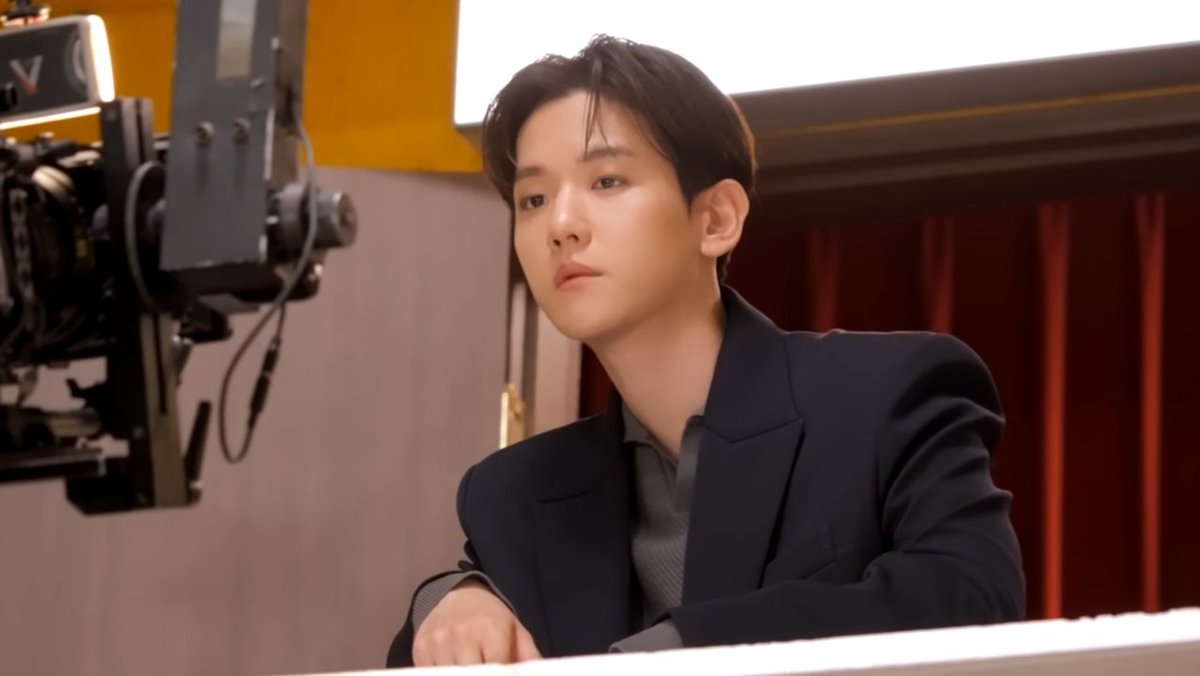 bucheonpride's tweet photo. baekhyun so handsome 😭 https://t.co/D0xW7UHWep