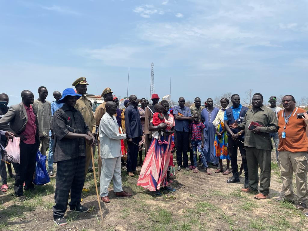 GERinSSD's tweet photo. Remarkable road &amp; recovery project by @WFP_SouthSudan &amp; local community in Jonglei, funded by @BMZ_Bund. Effective collaboration &amp; impactful work, truly inspiring! 💪Together, we're building infrastructure to transform lives. Kudos to all involved! #Partnership #Resilience #SSOT https://t.co/1Tfx5E3N82