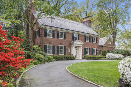 "Homes for Sale in New York and New Jersey" by BY JILL P. CAPUZZO AND CLAUDIA GRYVATZ COPQUIN via NYT ift.tt/iAGxofX