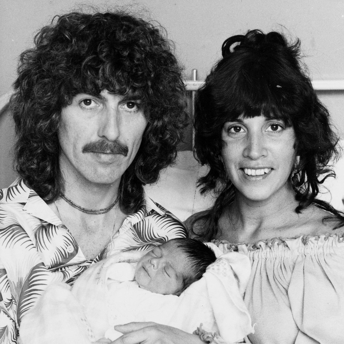 Happy Birthday to Olivia Harrison! 
Seen here with George and their son Dhani. 

#TheBeatles #GeorgeHarrison #oliviaharrison #dhaniharrison #love