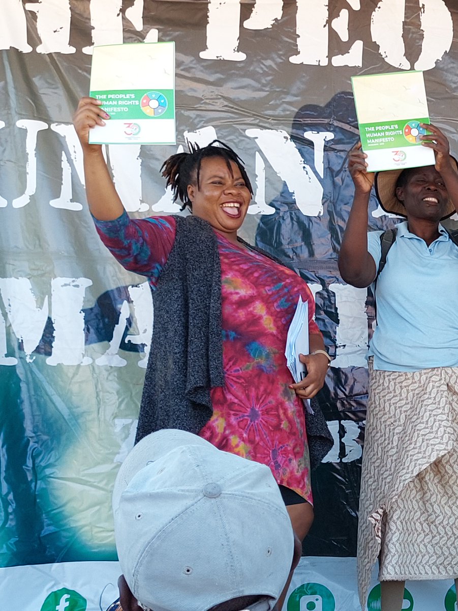 ZimRightsLIVE's tweet photo. #Happening now at Gokwe Centre
@ZimRightsLive is launching the #PeoplesManifestoZw in Gokwe, Midlands.
Scores are gathered to witness the launch at Gokwe Centre
#ShowUpZW
#ShiftingPowerToThePeople
#Gokwe https://t.co/agNV0CtaPC