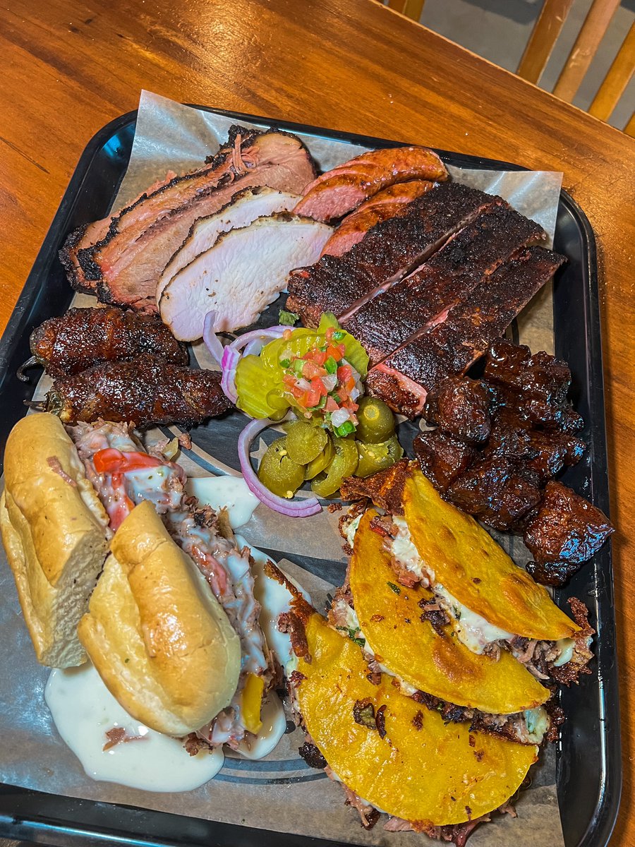 DubbsGrubs's tweet photo. Black Owned BBQ spot in Arlington 

- Brisket Tacos 🥇🥇🥇
- Brisket Cheesesteak 
- Texas Twinkies 
- Ribs, Brisket, Turkey, &amp; Sausage 
- Daqs 

📍 Mjays House of Smoke - 4261 W green oaks Blvd Arlington Tx (Inside Tjs catfish) https://t.co/rMRQpqDV8z
