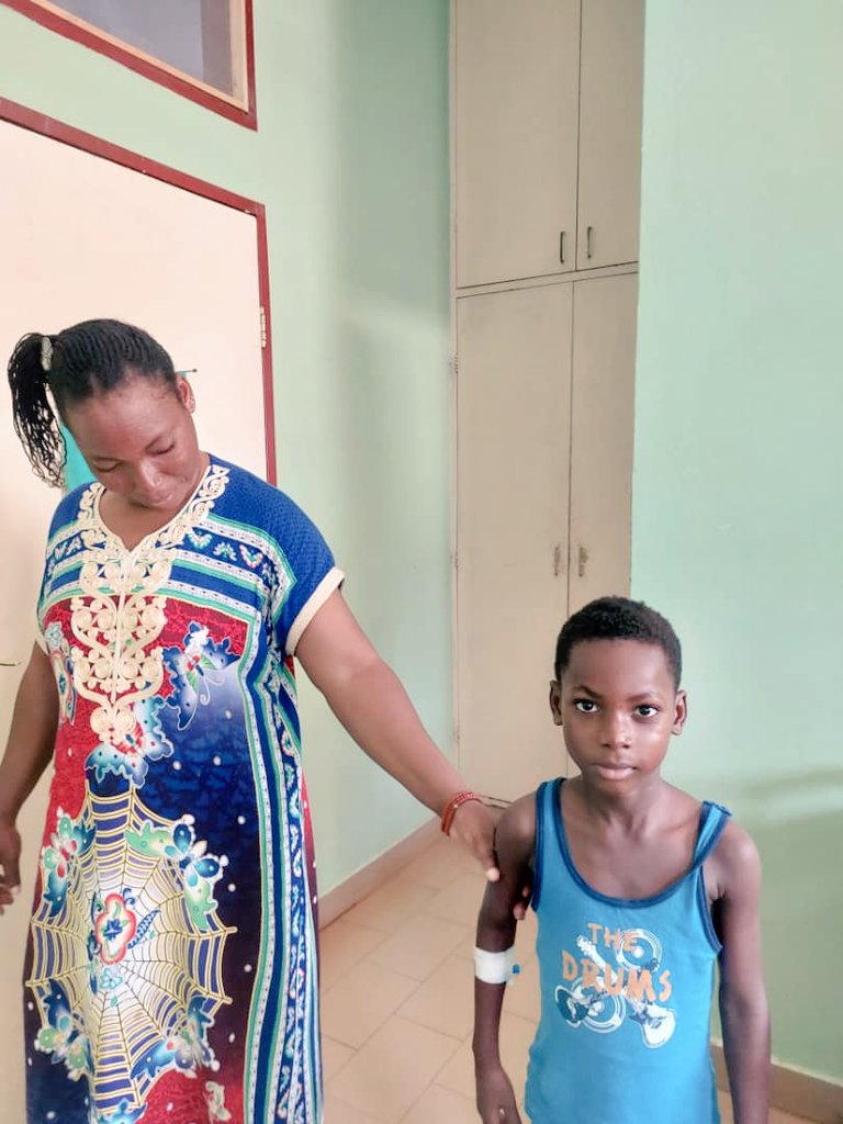 lacor_hospital's tweet image. Walking around today. Togo can't wait for this little champion 😍