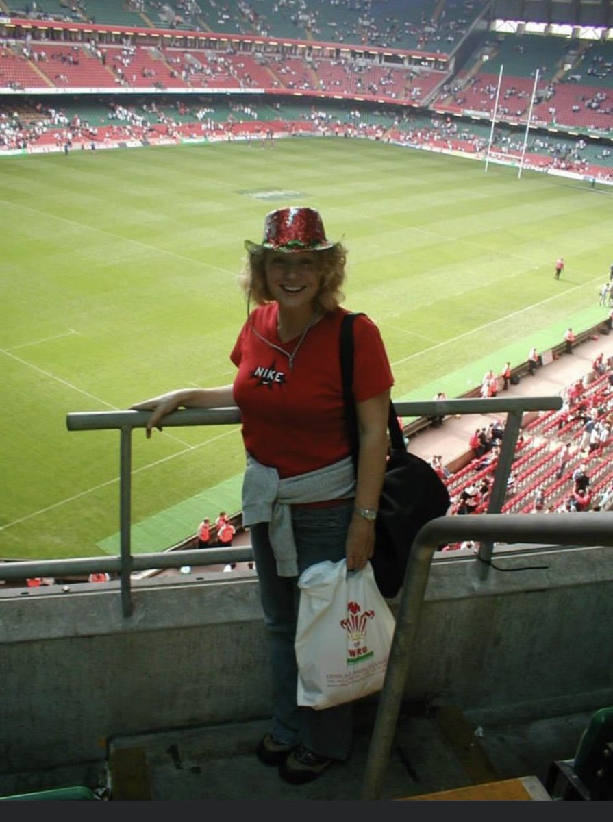 HTAdventureCo's tweet image. Being hosted by @CastoreEngland @ @NewcastleUtd_FC v @OfficialBHAFC tonight This is the start of my wife Nicky’s Sporting Bucket List. To watch as many different live sporting events in her last year as she can. She has been diagnosed with inoperable brain cancer #standuptocancer