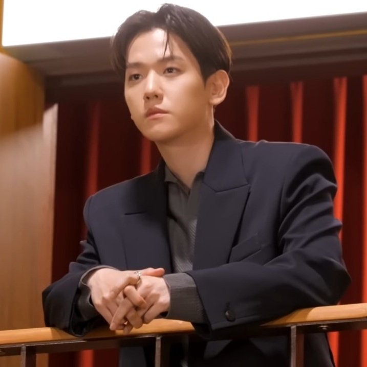 bbhsource's tweet photo. baekhyun is so handsome https://t.co/Nwn2IVO4TW