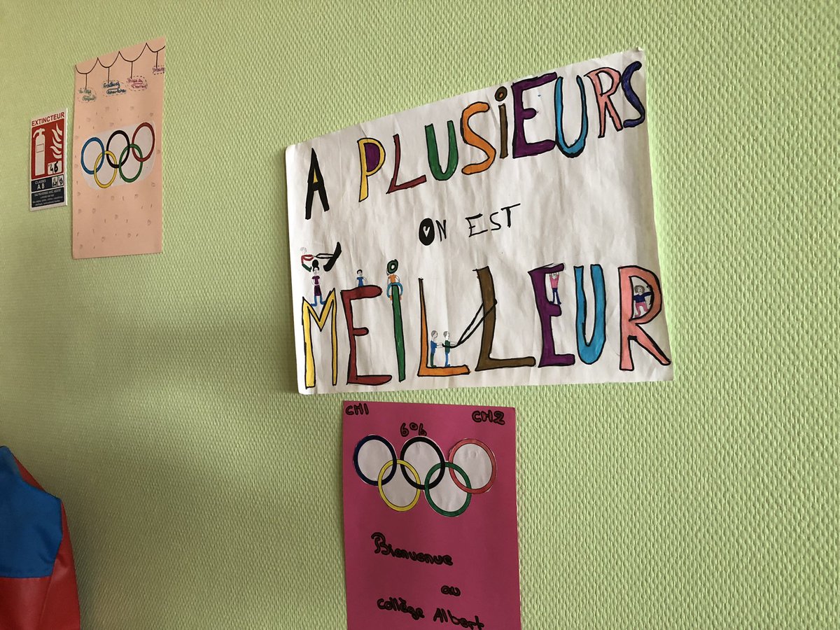 CamusPrincipal's tweet photo. Les CM2 de l’école Plaine d’Argenson et les 6e6 du collège, ensembles pour conclure le projet 🧶 centré sur l’élève citoyen, collaborer et valeurs de l’olympisme @G24acpoitiers 🙏🙏aux collègues, énergie, engagement, plaisir Les élèves ont été Top !@DSDEN79 @acpoitiers https://t.co/U5cq7sih0e