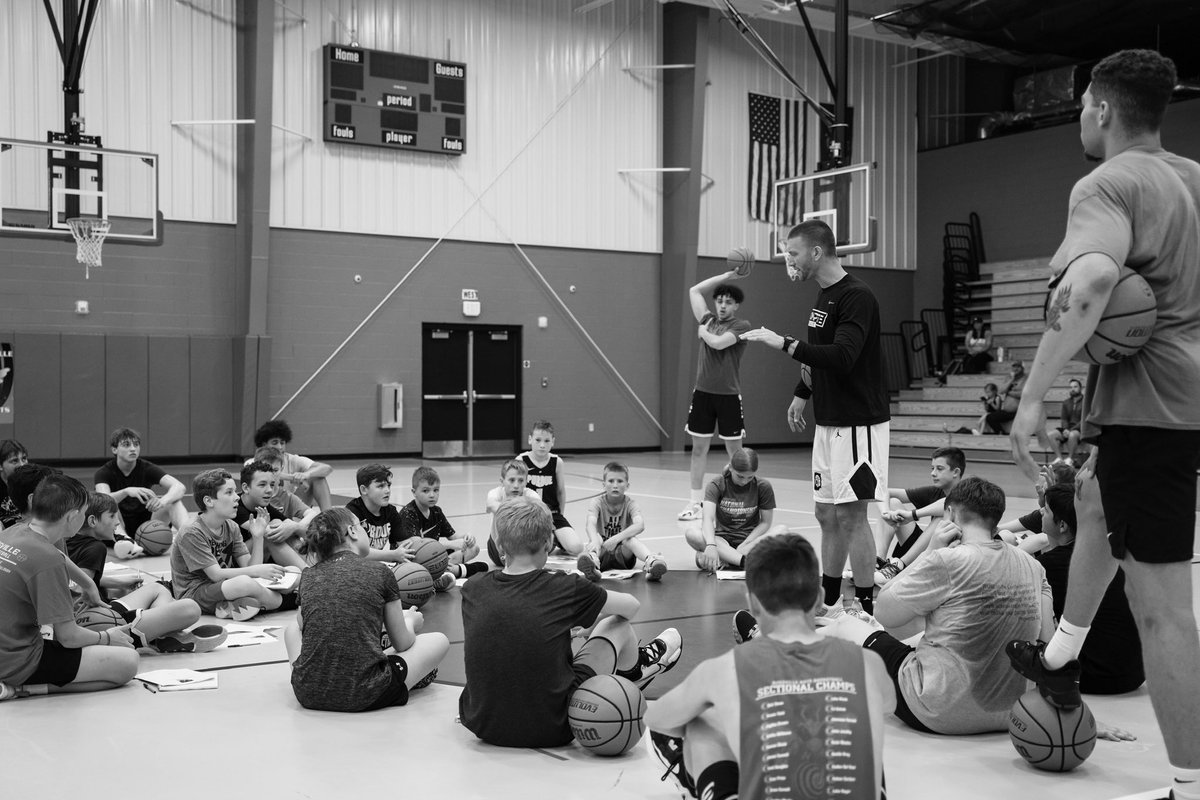 CompeteTraining's tweet image. 2️⃣ days until Mason Gillis and Jordan Delks Shooting School @ Twin Lakes HS in Monticello, IN 📍 🔥 @GillisMason 
-
Sign up today through link in bio to improve your shot and transform your mind! 🧠 
-
📸: @landofullframe 
-
#compete #wetraininabarn #mindset #mindsetcoach