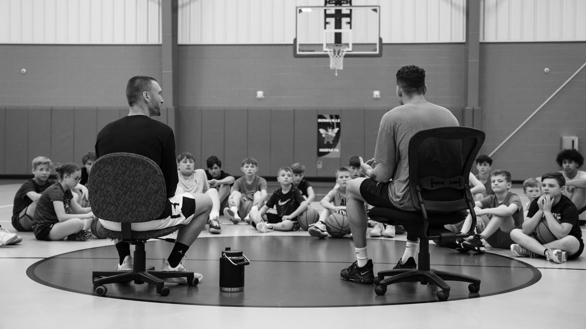 CompeteTraining's tweet image. 2️⃣ days until Mason Gillis and Jordan Delks Shooting School @ Twin Lakes HS in Monticello, IN 📍 🔥 @GillisMason 
-
Sign up today through link in bio to improve your shot and transform your mind! 🧠 
-
📸: @landofullframe 
-
#compete #wetraininabarn #mindset #mindsetcoach