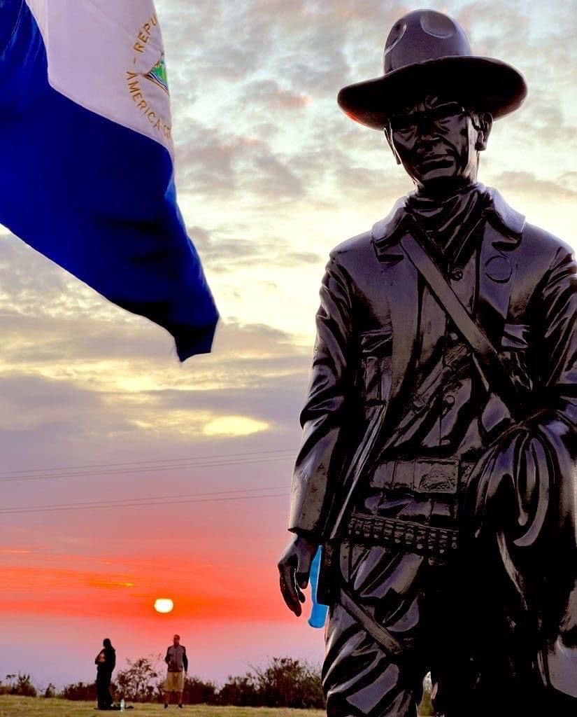 Hoy #18May conmemoramos el 128 aniversario del natalicio del General de Hombres y Mujeres Libres, Augusto C. Sandino.

Su legado nos inspira a seguir luchando por esta patria libre y soberana. 

#SandinoLuzyVerdad