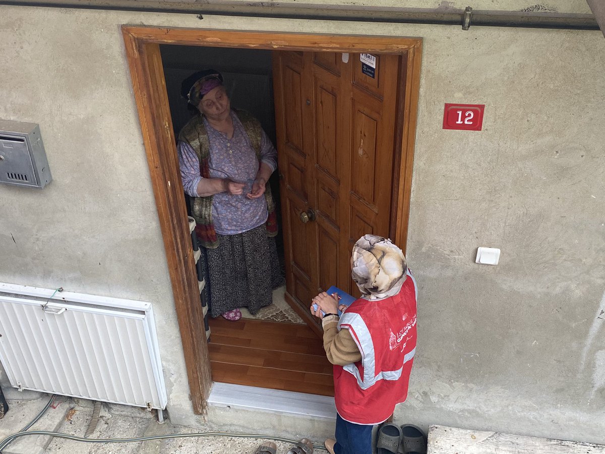 avsevgikilic's tweet photo. Hakaret etme çabasında olan arkadaşlar “Sevgi neredesin?” diye sormuşlar. Burdayım; her gün olduğu gibi sokakta, vatandaşımızın yanındayım.

Haydi Türkiye söz sende! Tüm vatanseverler sandığa, Oylar Kemal Kılıçdaroğlu’na! #KararVer 

📍Beykoz https://t.co/tcpkYYECaz