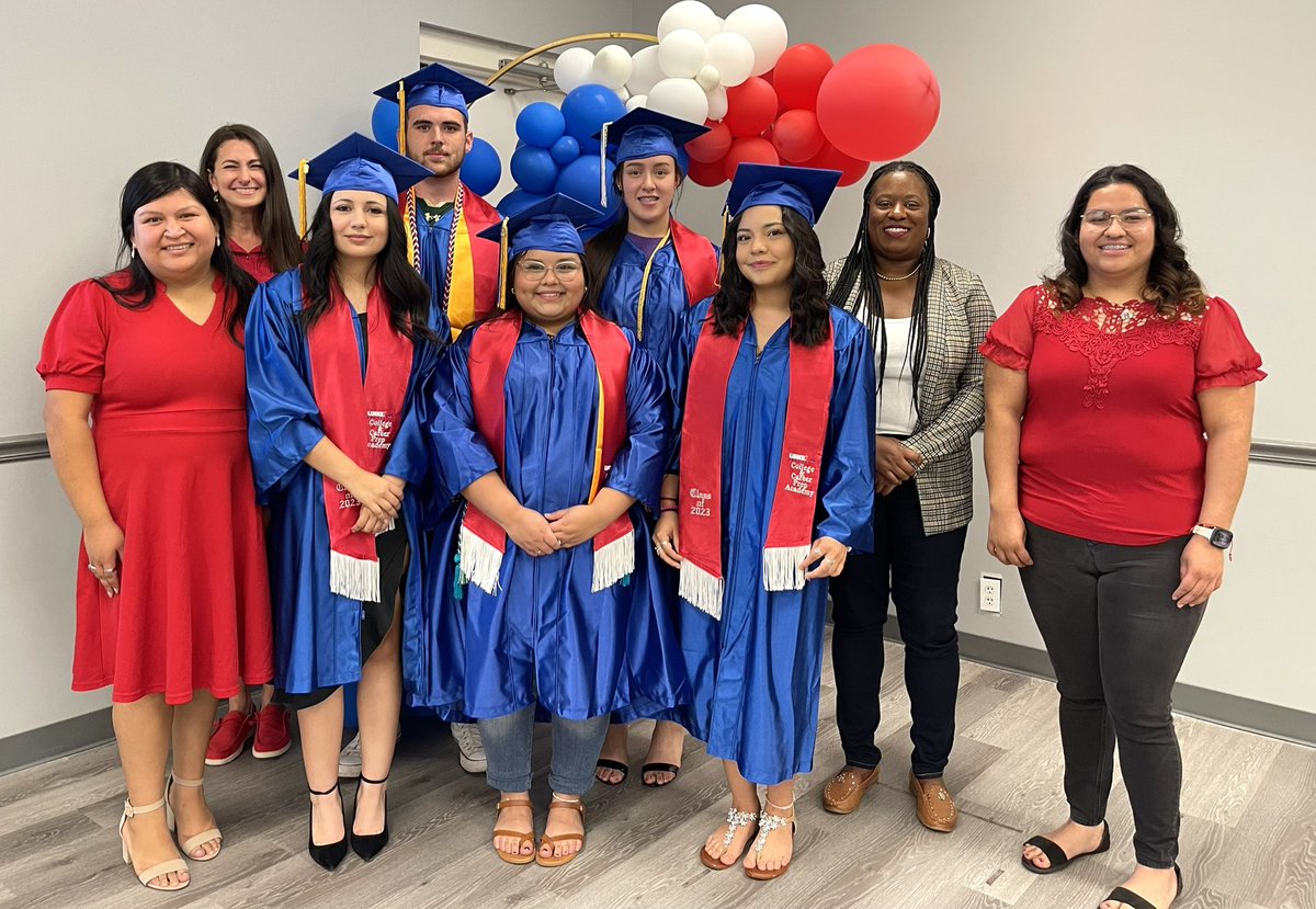 Links2Success's tweet image. Last night we held our End of Year Celebration where we recognized our graduating seniors & welcomed the newly accepted students in our College & Career Prep Program! It was a wonderful night with many families. Congrats to each of these students. Thanks to all of our supporters.