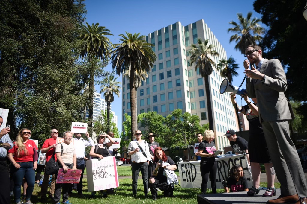 HRCSCC's tweet photo. May 15 Day of Action. When we fight we win. @CASEPCoalition  across the state took the streets.  Harm Reduction is saving lives, saving money-on the front lines of the drug war. Reinvest in Harm Reduction @Scott_Wiener 
@MovementPhotog @HarmReduction @EndEpidemicsCA https://t.co/XVo67nsKZ2
