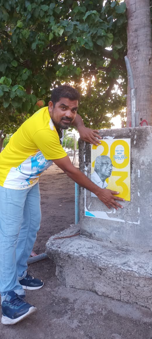 GaVillingili's tweet photo. ރާއްޖޭގެ އެކި ރަށްރަށުގައި ކެންޕެއިން ޕޯސްޓަރ ހަރުކުމުގެ ހަރަކާތް ކުރިއަށްދަނީ

ރިޔާސީ  އިންތިޚާބުގެ ކެމްޕޭނަށް މަޢުލޫމާތު އެއްކުރުމަށް ރާއްޖޭގެ މީހުންދިރިއުޅޭ ހުރިހާ ރަށަަކަށް އެމްޑީޕީގެ މެމްބަރުން ކުރައްވާ ދަތުރުތަކުގެ ތެެރެއިން 

#RaajjeDhathuru
#Ibu2… https://t.co/PE6OkqjqlD