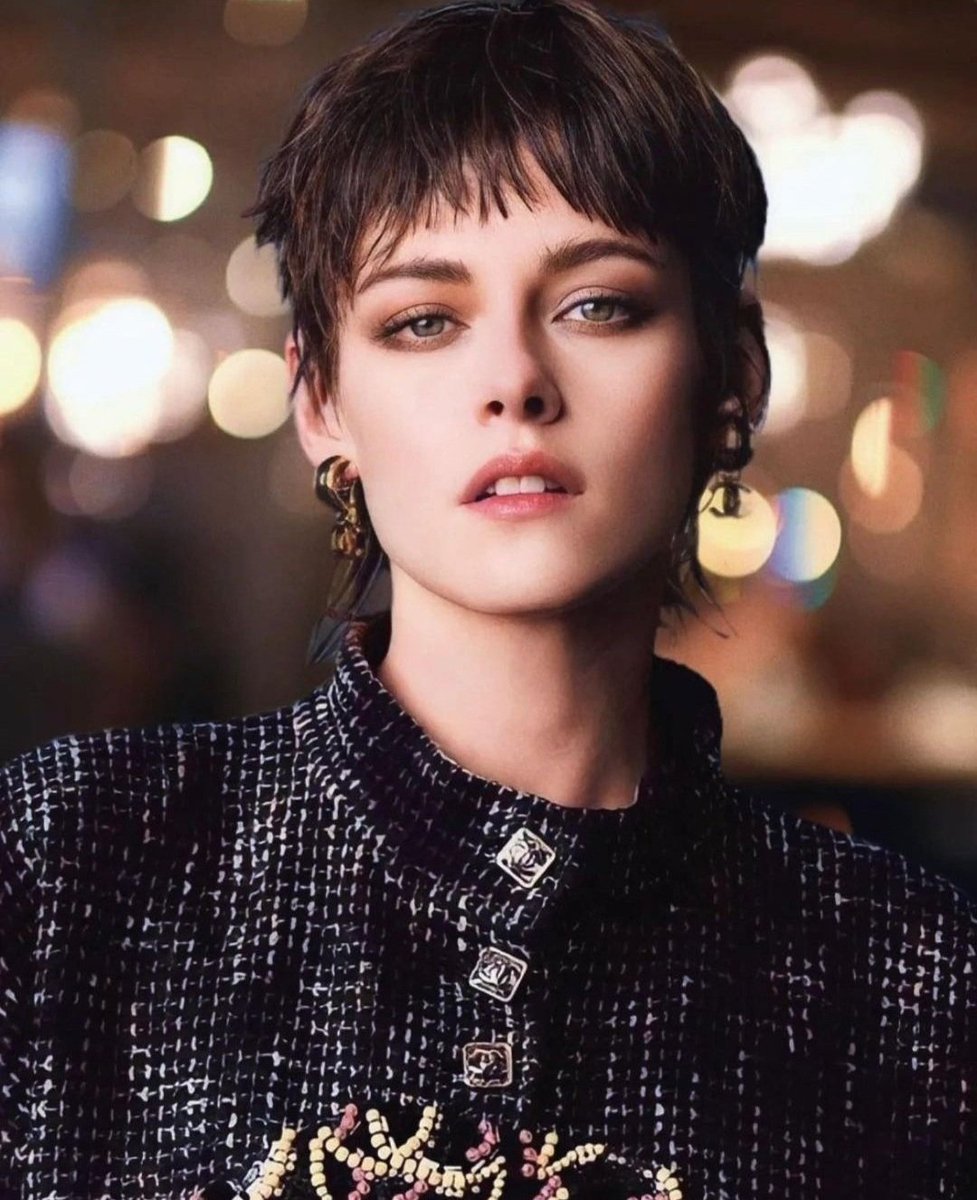 krieligion's tweet photo. Light mode ☀️                   Dark mode 🌑

#KristenStewart #ElleJapan 🇯🇵 https://t.co/FSyWtEH6Ww