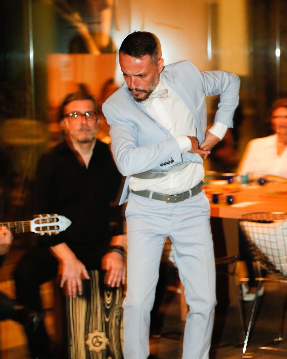 andre_flamenco's tweet photo. Da outra rede pra cá !
#DançaFlamenca 
#DanzaFlamenca 
#TBThursday 
#JKIguatemi https://t.co/hixdf6fud5