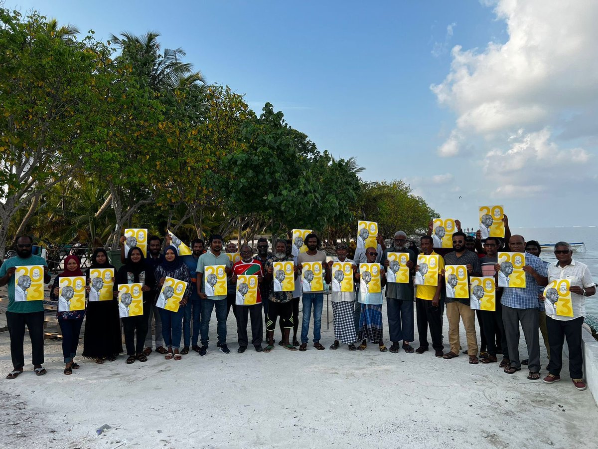 GaVillingili's tweet photo. ރާއްޖޭގެ އެކި ރަށްރަށުގައި ކެންޕެއިން ޕޯސްޓަރ ހަރުކުމުގެ ހަރަކާތް ކުރިއަށްދަނީ

ރިޔާސީ  އިންތިޚާބުގެ ކެމްޕޭނަށް މަޢުލޫމާތު އެއްކުރުމަށް ރާއްޖޭގެ މީހުންދިރިއުޅޭ ހުރިހާ ރަށަަކަށް އެމްޑީޕީގެ މެމްބަރުން ކުރައްވާ ދަތުރުތަކުގެ ތެެރެއިން 

#RaajjeDhathuru
#Ibu2… https://t.co/f0SSQzEN0J