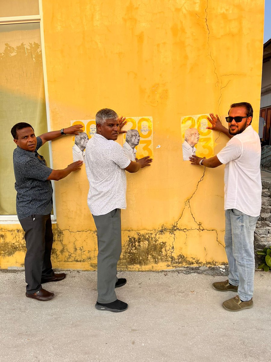 GaVillingili's tweet photo. ރާއްޖޭގެ އެކި ރަށްރަށުގައި ކެންޕެއިން ޕޯސްޓަރ ހަރުކުމުގެ ހަރަކާތް ކުރިއަށްދަނީ

ރިޔާސީ  އިންތިޚާބުގެ ކެމްޕޭނަށް މަޢުލޫމާތު އެއްކުރުމަށް ރާއްޖޭގެ މީހުންދިރިއުޅޭ ހުރިހާ ރަށަަކަށް އެމްޑީޕީގެ މެމްބަރުން ކުރައްވާ ދަތުރުތަކުގެ ތެެރެއިން 

#RaajjeDhathuru
#Ibu2… https://t.co/f0SSQzEN0J