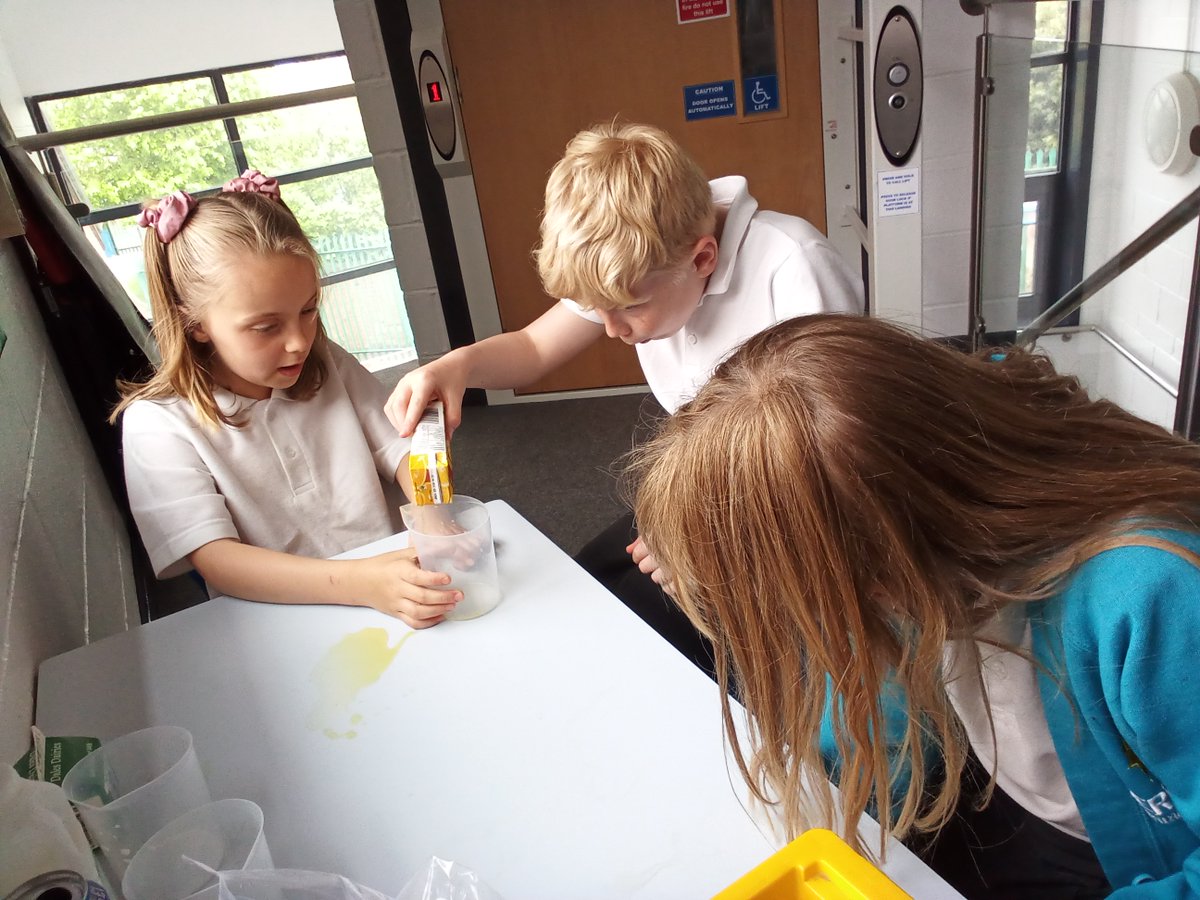 Epa_Year4's tweet photo. It is science week here and we are busy investigating the digestive system! @ErminePrimary @HarbourLearning #collaborativelearners #scienceweek https://t.co/zjCf3sODki