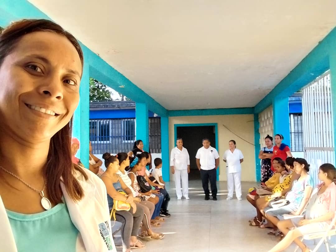 j1quijadas's tweet photo. Seguimos con nuestra labor de  impulsando la educación y formación de nuestras pacientes para el bienestar del binomio madre e hijo y lograr obtener via parto recién nacido sanos y con un peso adecuado. Gracias a la Dra. Noebenny Nuñez por su charla de isoimunizacion. https://t.co/OnTKnp6CMb