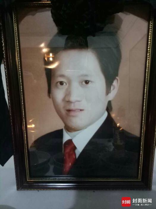 我之前看罗翔老师的课的时候知道的一个案例，
武汉面馆一个老板因为和顾客一点冲突，顾客把老板头砍下来扔进垃圾桶里了。
2017年当时上热搜了貌似。
（蛮震惊的你们可以搜搜看