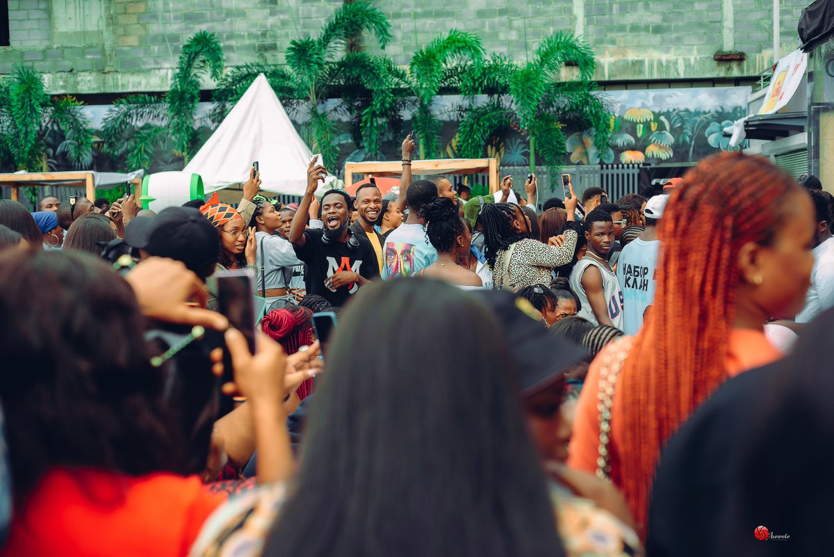 arowolo_fatai's tweet photo. Nigerian youths always bring on their A level Vibes when Turning up and Supporting their own.
🤍🥳✨💥💃
📸 @arowolo_fatai
#hilda #Hildabacicooks #hildacookathon #Hildabacicookathon #arowolophotography https://t.co/i1Zv8QnEgP