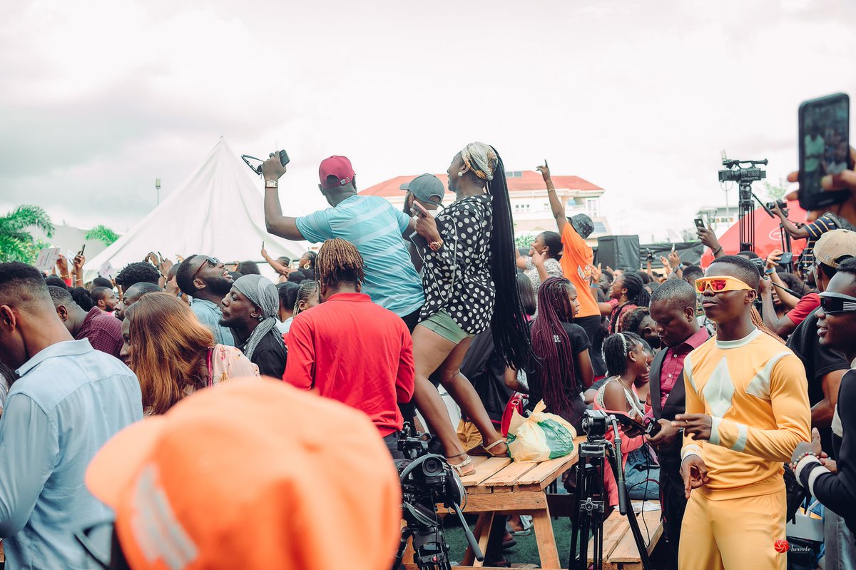 arowolo_fatai's tweet photo. Nigerian youths always bring on their A level Vibes when Turning up and Supporting their own.
🤍🥳✨💥💃
📸 @arowolo_fatai
#hilda #Hildabacicooks #hildacookathon #Hildabacicookathon #arowolophotography https://t.co/i1Zv8QnEgP