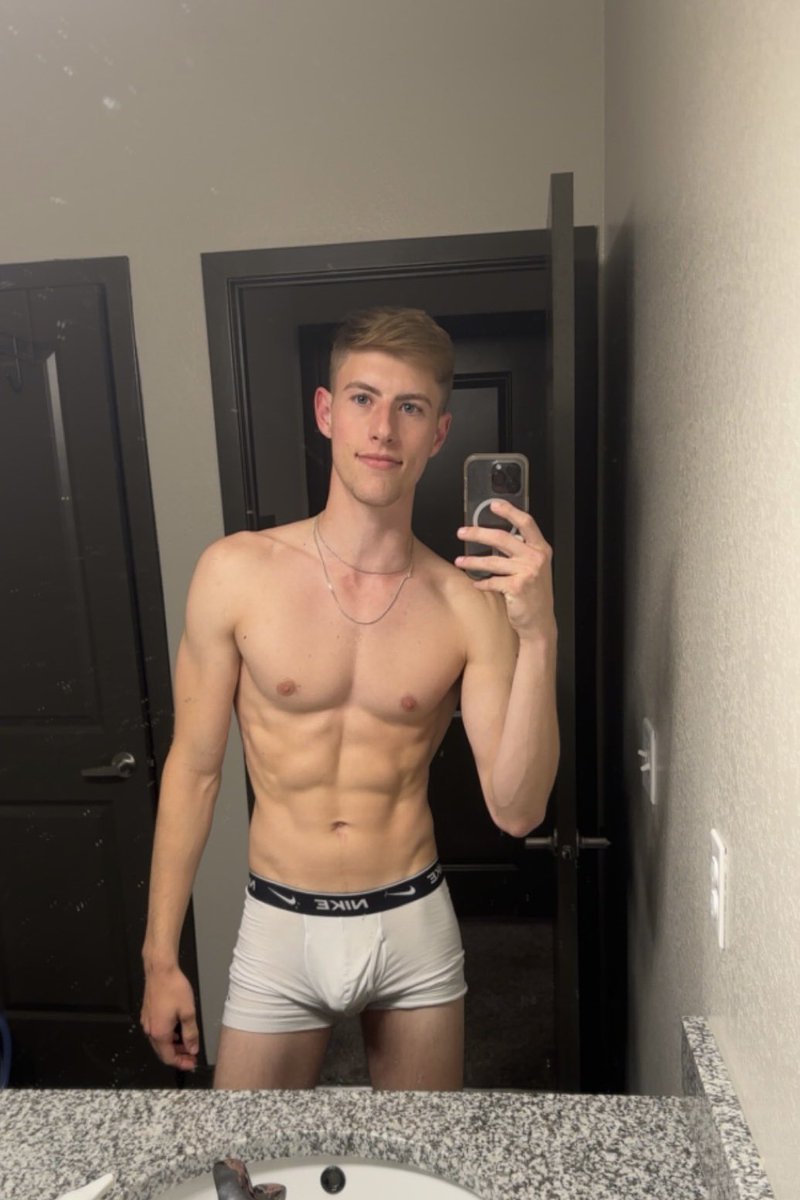 Hot Dudes Good Mood 🇺🇦 on Twitter: "RT @DylanKingswood: Good morning 😉"