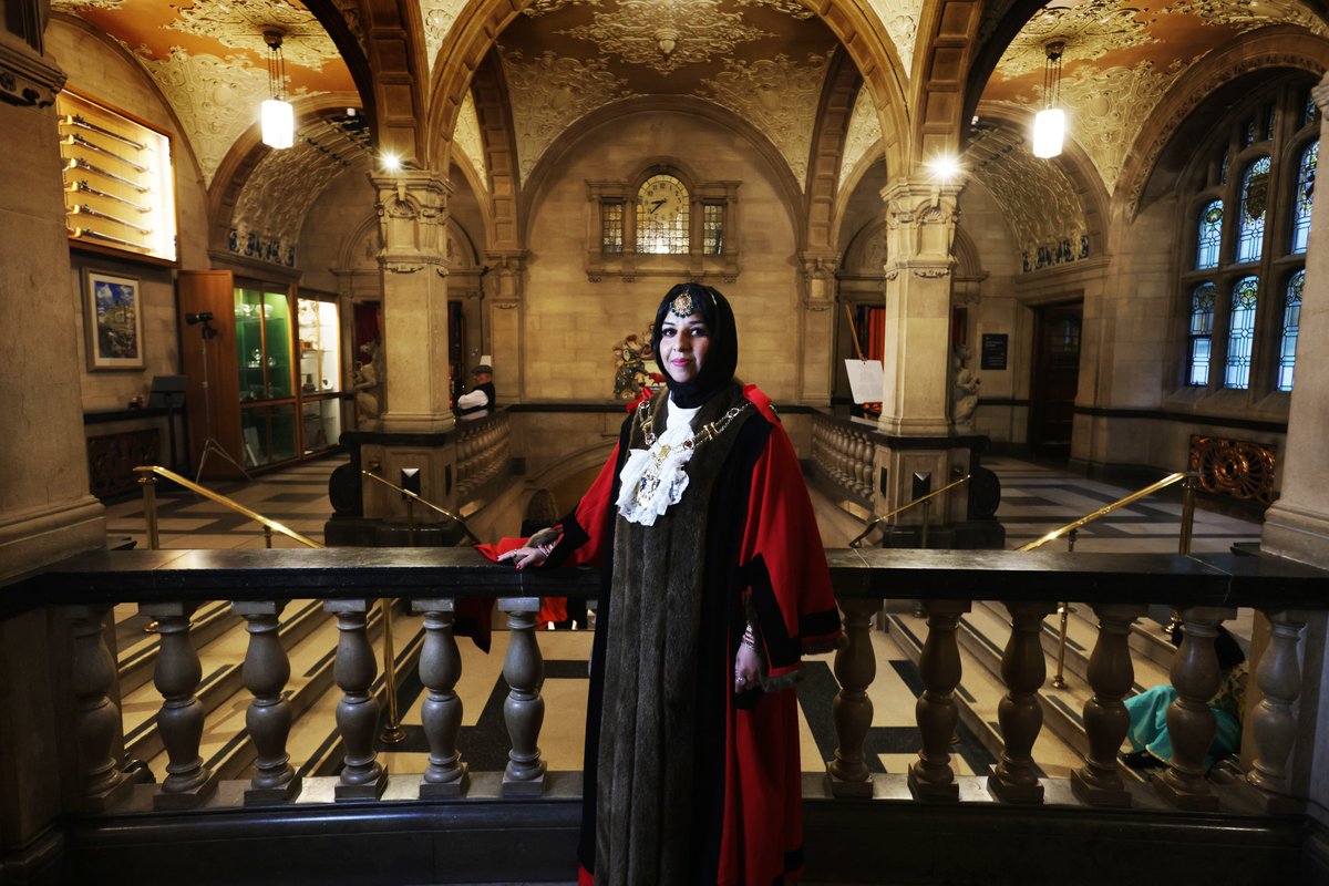 Oxford City Council (@oxfordcity) on Twitter photo đź’™ Last night, we welcomed our 63rd <a href="/oxfordlordmayor/">Lord Mayor of Oxford 2024-25</a>, Councillor Lubna Arshad đź’™
Lubna is the first woman of colour, first Muslim woman of intersectional background, and the youngest person to become Lord Mayor of Oxford.
We look forward to working with Lubna! đź’™ Last night, we welcomed our 63rd <a href="/oxfordlordmayor/">Lord Mayor of Oxford 2024-25</a>, Councillor Lubna Arshad đź’™
Lubna is the first woman of colour, first Muslim woman of intersectional background, and the youngest person to become Lord Mayor of Oxford.
We look forward to working with Lubna!