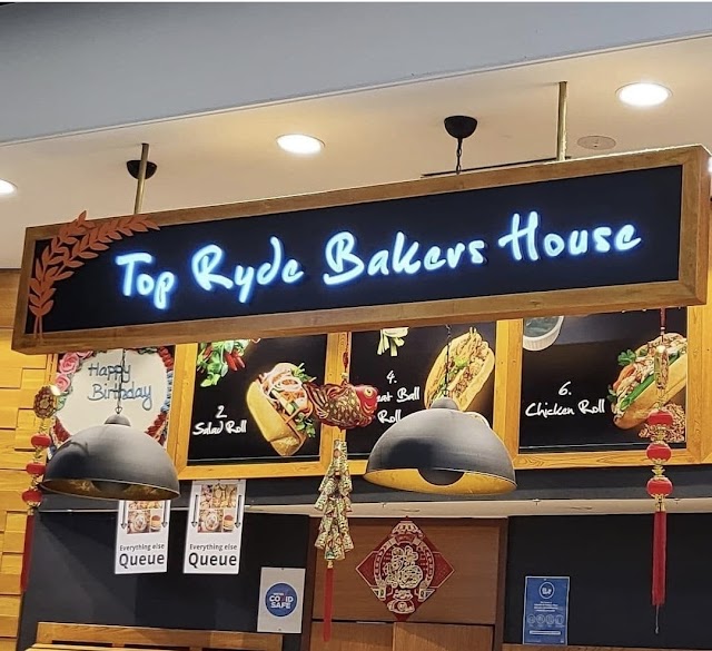 Random Bakery tweet media