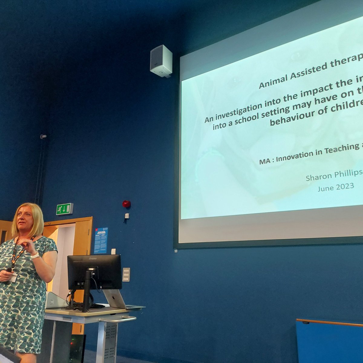 The marvellous @SharonP0308 shares her Masters work on the benefits of animal assisted therapies  in schools at our  @BAPrimaryUSW conference. Gwych! 🐶 #therapydogs #wellbeing #research