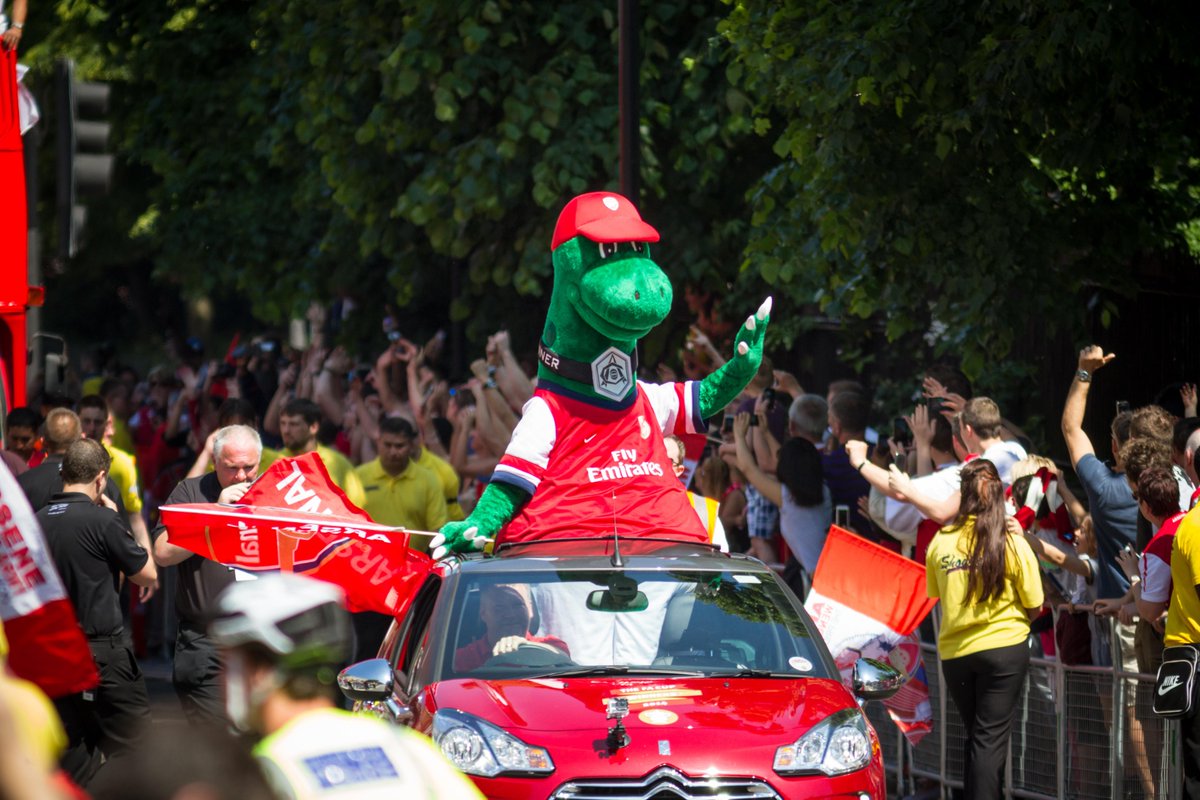 FootyAccums's tweet image. Barrister Gunnersaurus turning up to take Man City down to the National League: