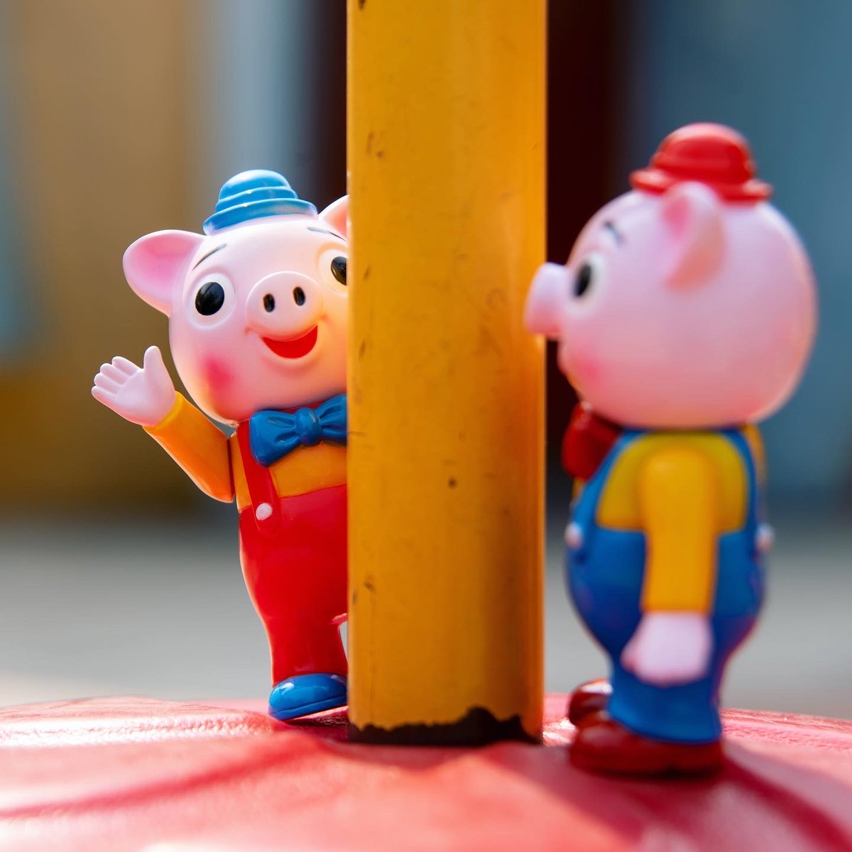 PointlessIsland's tweet photo. Pointless Island Piggy Brothers (Pinky and Perky colorway)
Color inspired by the children's show "Pinky and Perky" on BBC TV in 1957. 

Available at @ToyUndergroundS
https://t.co/zeW2k6yoGU

#無謂島 #sofubi #ソフビ #玩具 #doll #豚 #pig #piggy #piglet #小豬 #puppet #PinkyandPerky https://t.co/TQULTRd0fh