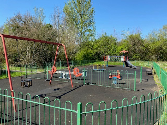 👦 'Can we #gotothepark today?' 👧
Say yes! Go to our new web page to find every park managed by the parish council and details of how to get in touch: shenleybrookend-pc.gov.uk/playparks/
#playpark
#playoutdoors