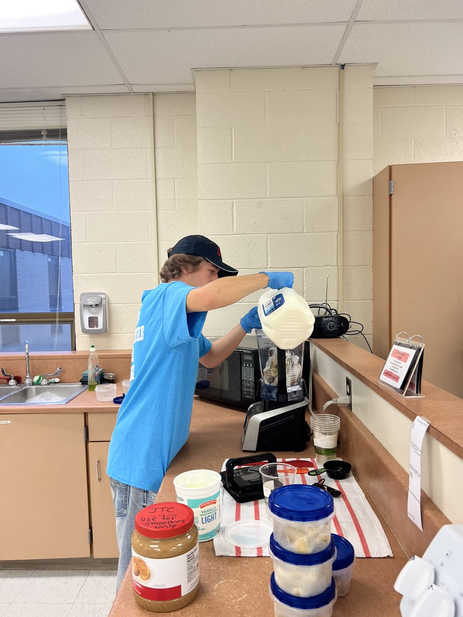 Alliance_JTC's tweet photo. That’s a wrap on Smoothies! These students have come a long way. We appreciate all of the support from AHS and Castle staff this year! https://t.co/8qlatHRskY