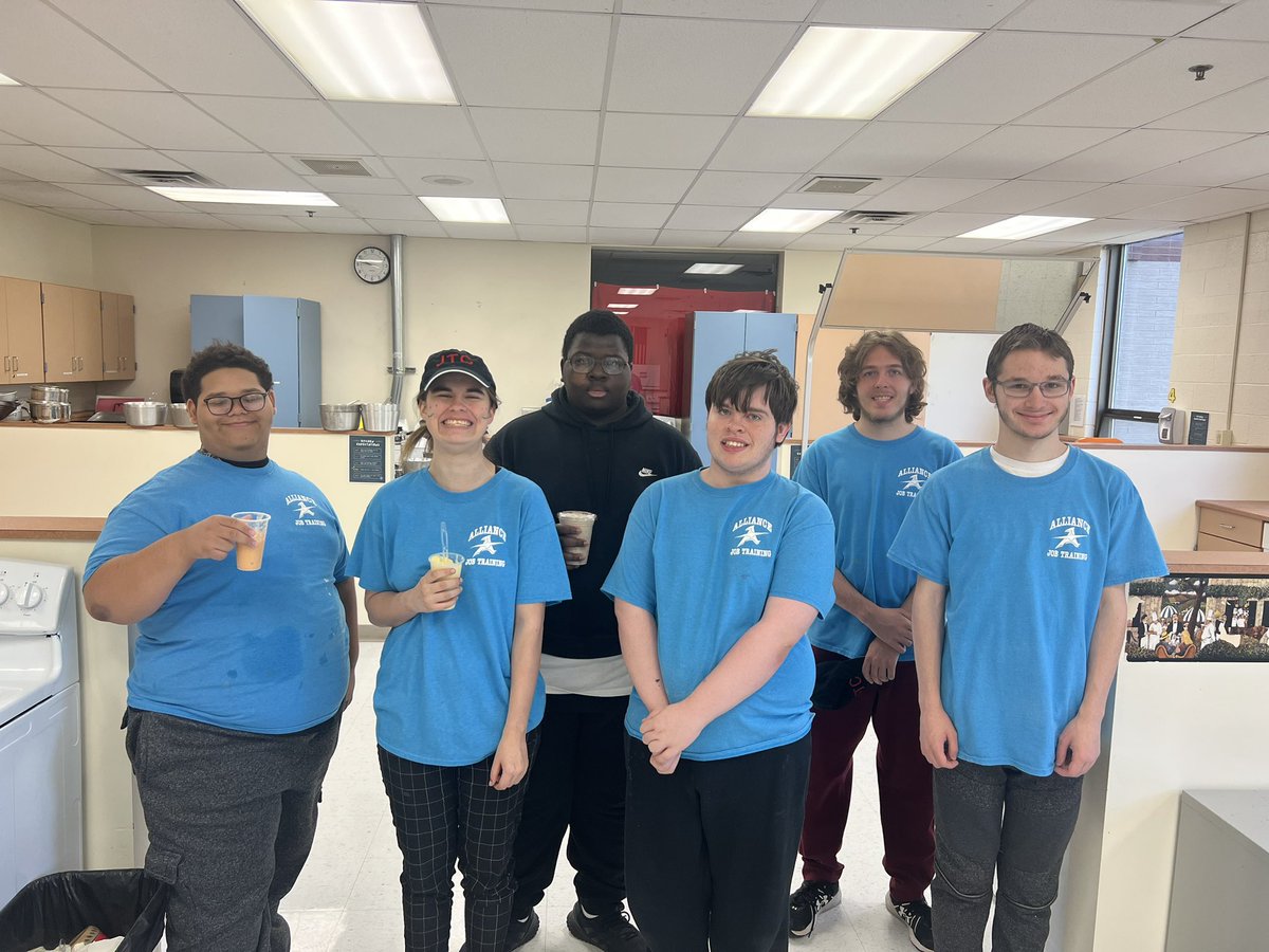 Alliance_JTC's tweet photo. That’s a wrap on Smoothies! These students have come a long way. We appreciate all of the support from AHS and Castle staff this year! https://t.co/8qlatHRskY