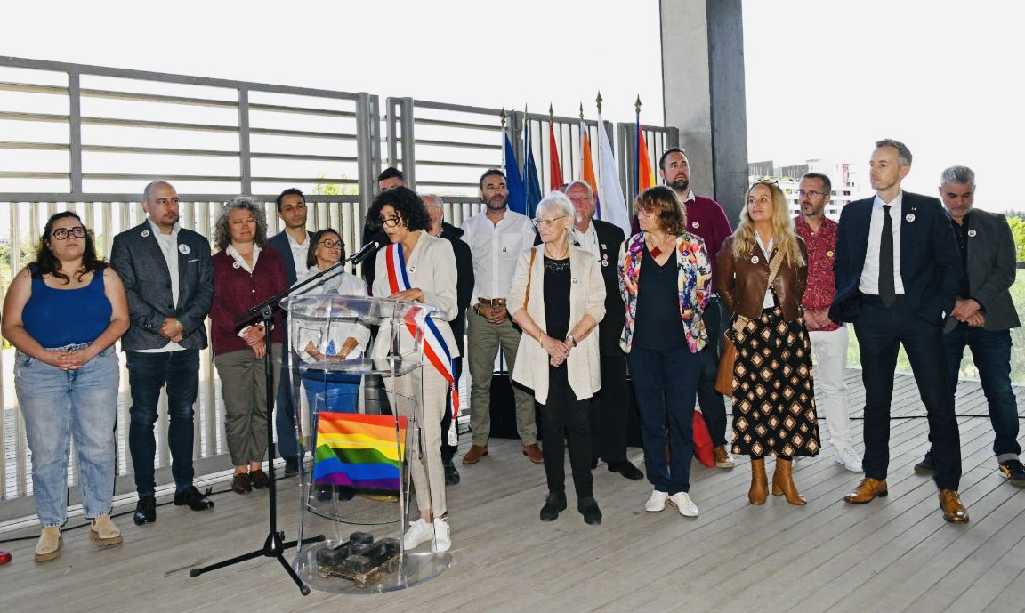 Clare Hart💙💛 tweet media