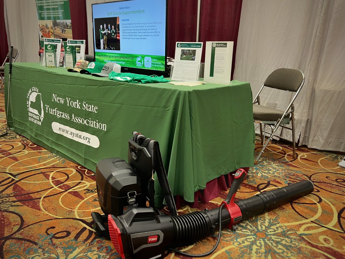 Supporting the <a href="/NYSTurfgrass/">NYS Turfgrass Assn.</a> booth at the <a href="/FutureFarmersof/">futureFarmersofAmerica</a> convention today and tomorrow in Buffalo. Stop in to practice some putts and chat ⛳️🏌️🗣️