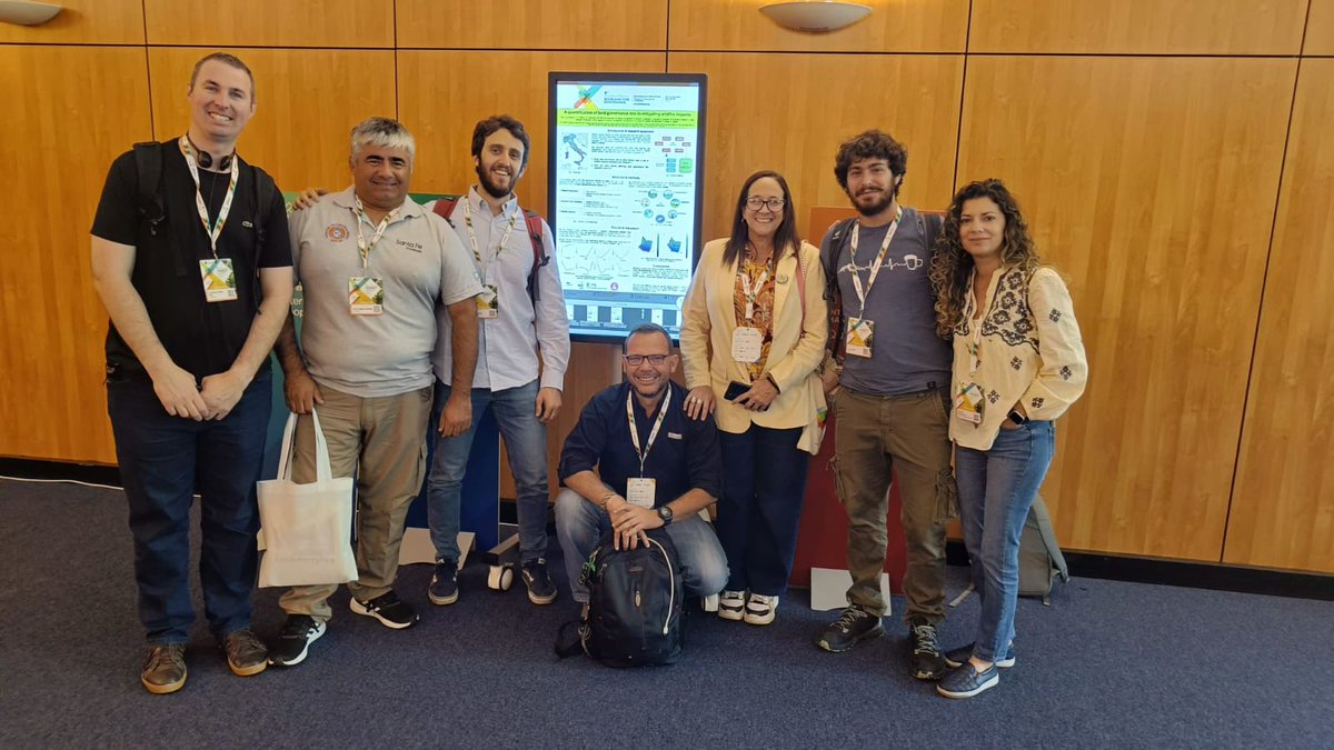 FIRE-ADAPT (@fire_adapt) on Twitter photo 🔥#WILDFIRE2023, day 3: 𝗚𝗶𝗮𝗻 𝗟𝘂𝗰𝗮 𝗦𝗽𝗮𝗱𝗼𝗻𝗶 from <a href="/unito/">Università di Torino</a> explains his poster on the role of land governance in mitigating wildfire impacts in Italy to #FIREADAPT colleagues.
🙌 Nice team spirit developed during the recent activities at the Spain #StudyHub! 🔥#WILDFIRE2023, day 3: 𝗚𝗶𝗮𝗻 𝗟𝘂𝗰𝗮 𝗦𝗽𝗮𝗱𝗼𝗻𝗶 from <a href="/unito/">Università di Torino</a> explains his poster on the role of land governance in mitigating wildfire impacts in Italy to #FIREADAPT colleagues.
🙌 Nice team spirit developed during the recent activities at the Spain #StudyHub!