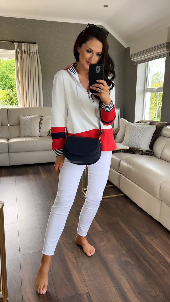 Carraig Donn’s 20% off Event is now LIVE! ❤️🤍🖤
Enjoy 20% off everything across all departments in stores nationwide and online until midnight Saturday!
See my pieces favourite online here including what I'm wearing in these snaps: carraigdonn.com/collections/je…
AD