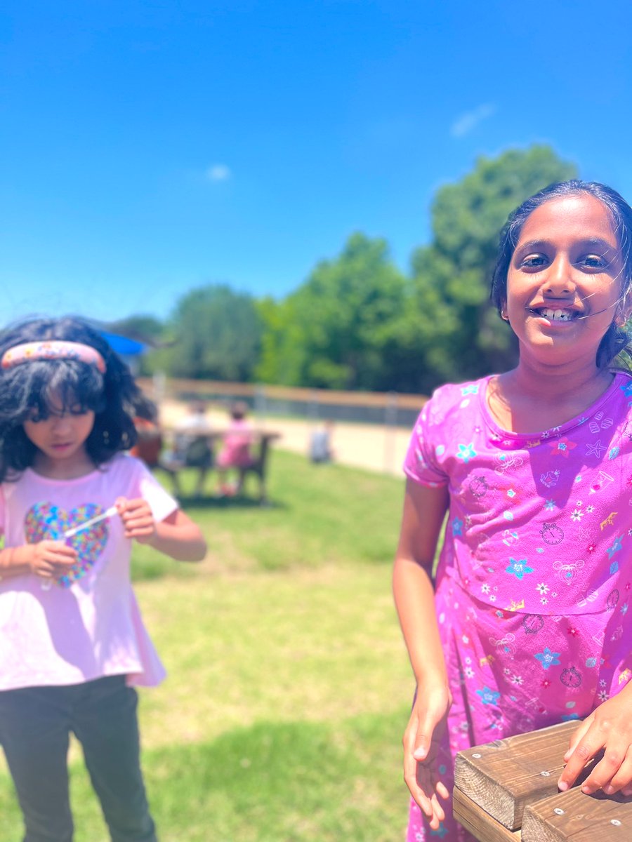 Yesterday fine motor skills looked like bubbles soap and sidewalk chalk! Soaking up every last second of this school year together! 🌤️  #possibilities2223 #OneLISD #LISDCulture #LISDTeacher