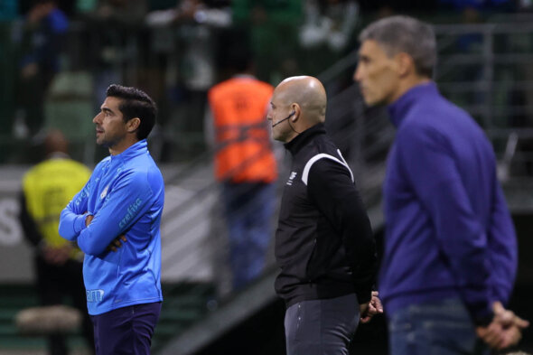 Torcedorescom's tweet photo. Após vitória do Palmeiras, Abel Ferreira exalta o trabalho de Vojvoda no Fortaleza https://t.co/pYHQvrdKdf https://t.co/pSGeTImKUu