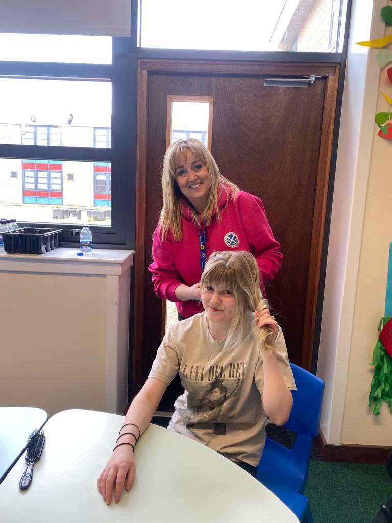 Staff having fun too on our S1/2 Fit Ye Dein’ days 🪡🧵🪩🎧🎵