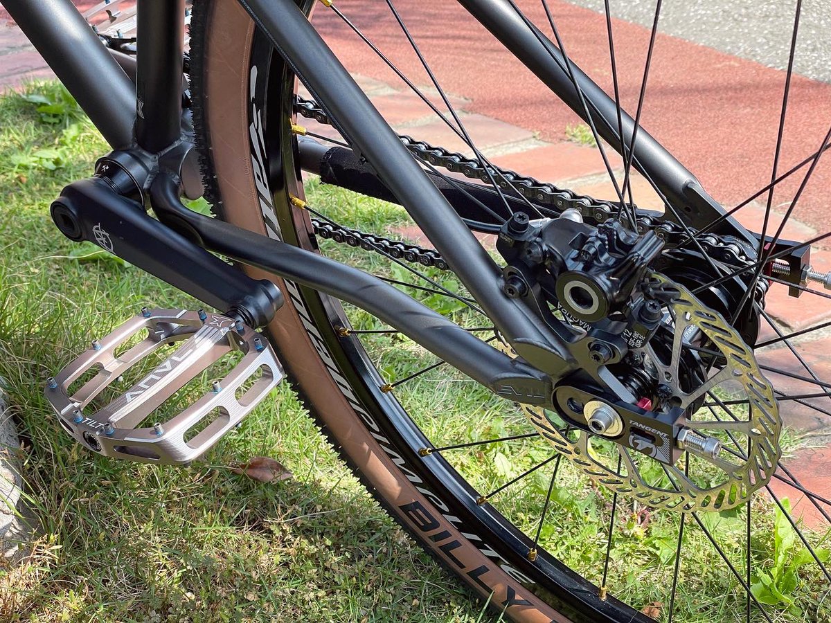 astbikes's tweet photo. #EVILbikes #Faction2 納車準備完了😈
#ダートジャンプ #パンプトラック 軽快仕様でパーツコーディネート🔥今までクリア出来なかったジャンプもトライ出来るかも⚡️
#pikedj #billybonkers #demolitionbmx #odysseybmx #atomlab #astbikes #astforest #埼玉 #和光 #秩父 #所沢 #さいたま #練馬 #板橋 https://t.co/PYIeMEmHED