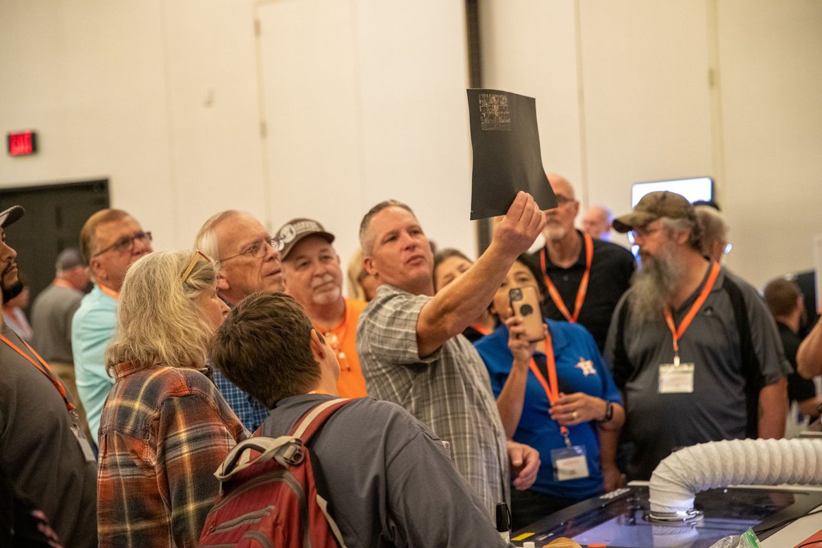 AP Lazer tweet media