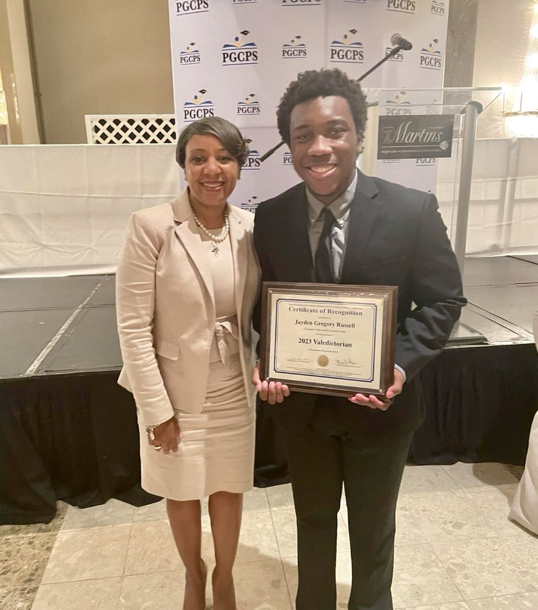 Congratulations to our own Teen Jayden. He was voted the 2023 Valedictorian at CMIT North High School. Greats things are up ahead! Keep showing the world what Black Excellence looks like! 💗💙

#nhcjj #jjeasternregion #jackandjillinc #excellence #blackboyjoy <a href="/JackandJillInc/">Jack and Jill of America, Inc.</a>