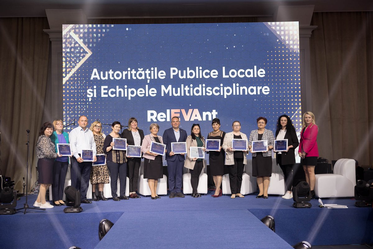 unwomenmoldova's tweet photo. 👏 On 16 May, we celebrated the successful conclusion of the #EVAProject.
2⃣4⃣communities from Cahul & Ungheni championed gender equality, transforming into safe spaces for girls, women, & children over the course of 3 years of project implementation.
@EUinMoldova
@UNICEFMoldova https://t.co/66SwFQ0H61