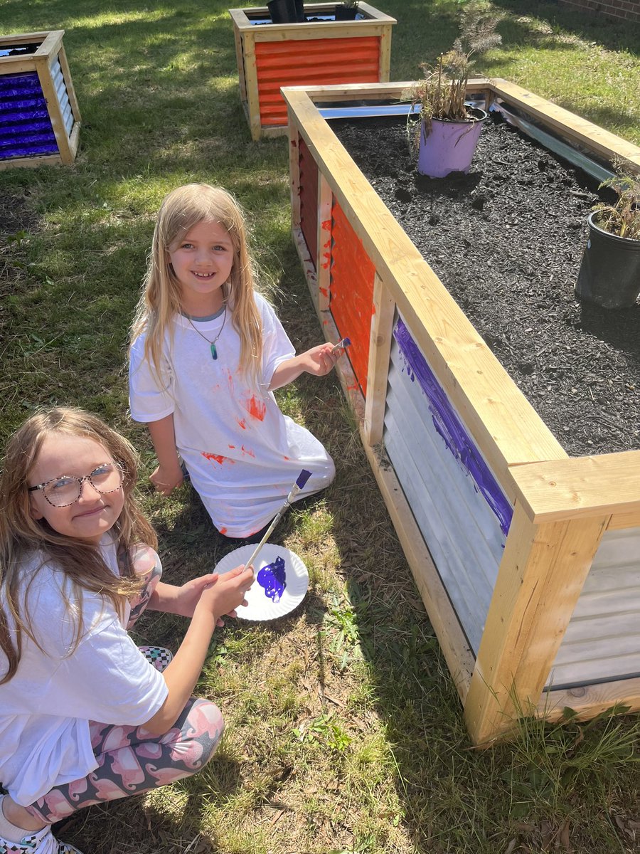 E Metro (@emetro10) on Twitter photo Painting our butterfly garden with our art teacher Ms. Harrison <a href="/RosemontEagles/">Rosemont Elementary</a> <a href="/VBTitleI/">Title I VBCPS</a> Painting our butterfly garden with our art teacher Ms. Harrison <a href="/RosemontEagles/">Rosemont Elementary</a> <a href="/VBTitleI/">Title I VBCPS</a>